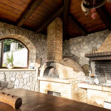 ヴィラ Alexandros - Four Seasons パトラ