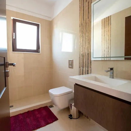 Alexandros - Four Seasons ヴィラ パトラ