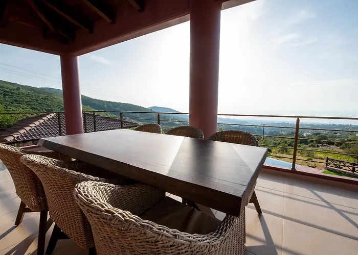 Alexandros - Four Seasons Villa Patras