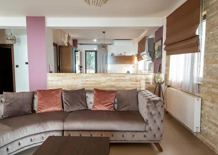 Villa Alexandros - Four Seasons *