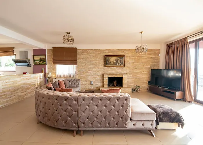 Alexandros - Four Seasons Villa