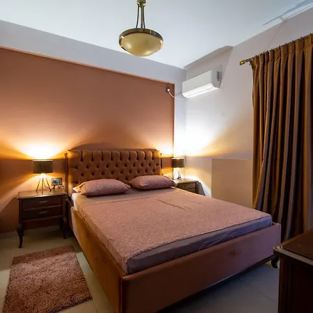 Alexandros - Four Seasons Villa *