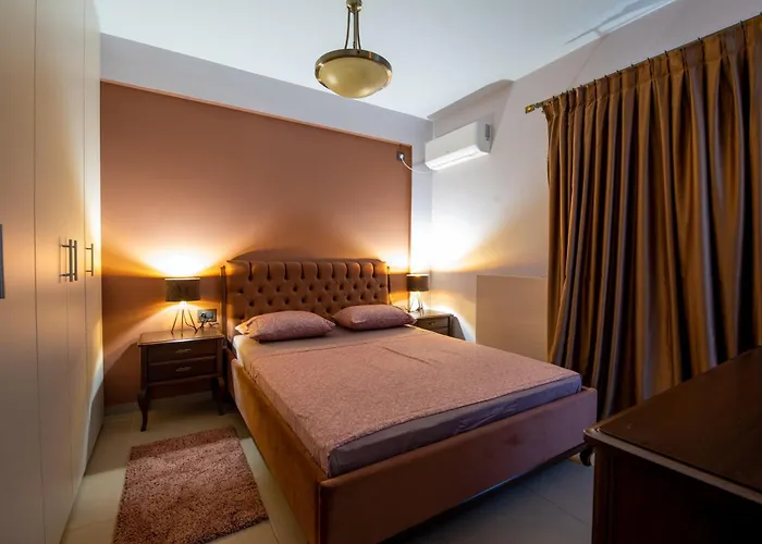 Alexandros - Four Seasons Villa *